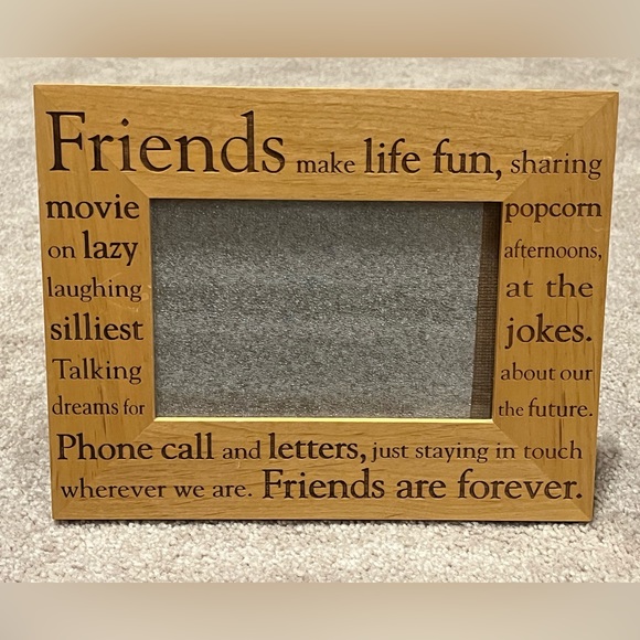 Friends wooden picture frame. Good used condition - Picture 1 of 5